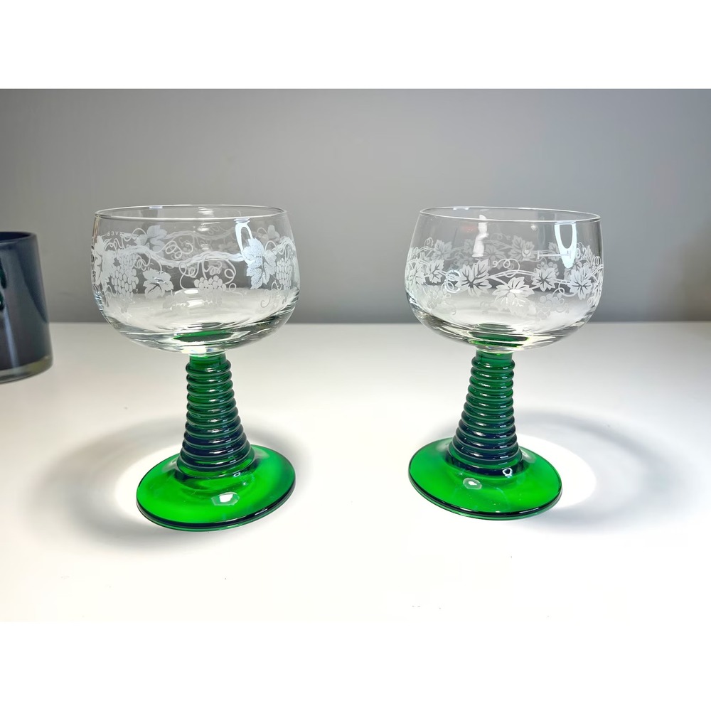 Arcoroc France Roemer Wine Glasses Set of 2 Green Beehive Stem Etched Grapes - Picture 6 of 6